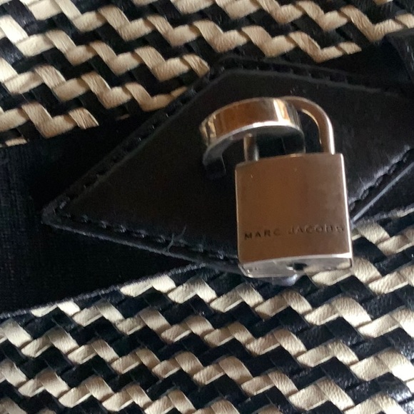 Marc Jacobs Woven Leather Ossie Handbag - Picture 6 of 8